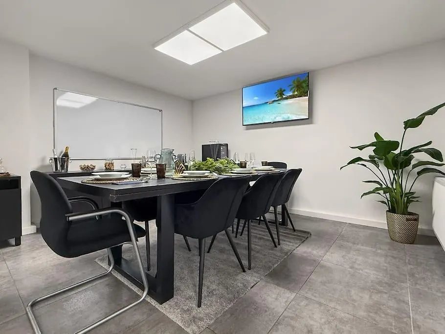 Event- & Komfortzone Fuer Gruppen In Stuttgart Apartment